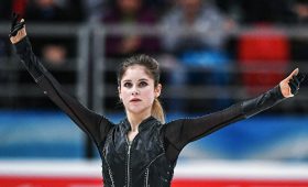 Липницкая вернулась на лед выступлением в шоу Плющенко