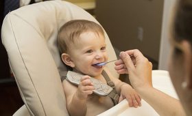 Ранее введение «опасных» продуктов в рацион ребенка снижает риск пищевой аллергии