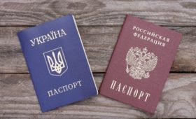 Порошенко сравнил паспорта Украины и России