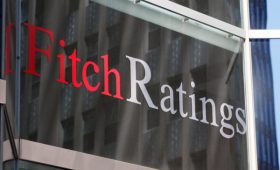 Fitch повысило рейтинг России на фоне новых санкций США
