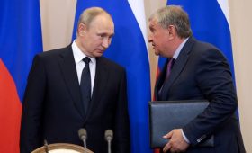 СМИ узнали о просьбе Сечина к Путину поменять критерии KPI в госкомпаниях