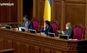 Депутаты поддержали отставку Разумкова