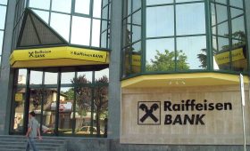 Власти Австрии призвали Raiffeisen Bank International отказаться от сделки, связанной с Олегом Дерипаской